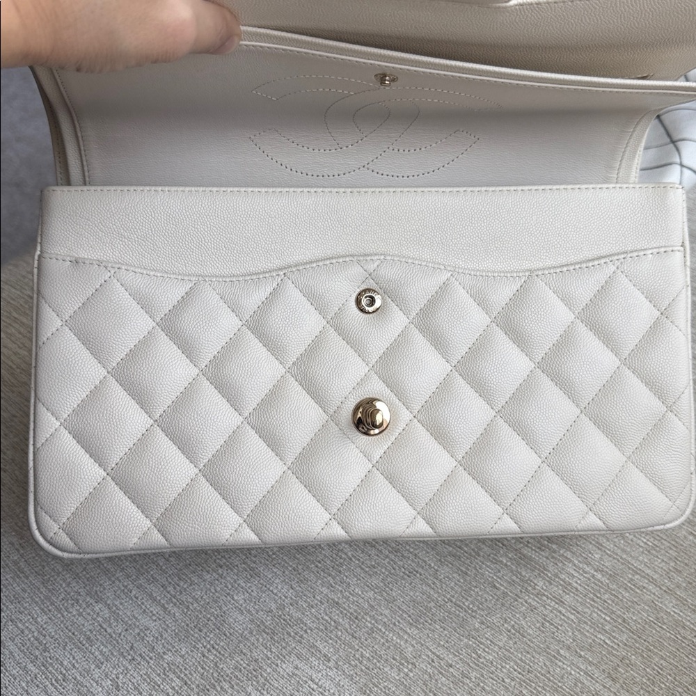CHANEL authentic classic flap bag in white with gold hardware, size jumbo - Picture 15 of 16